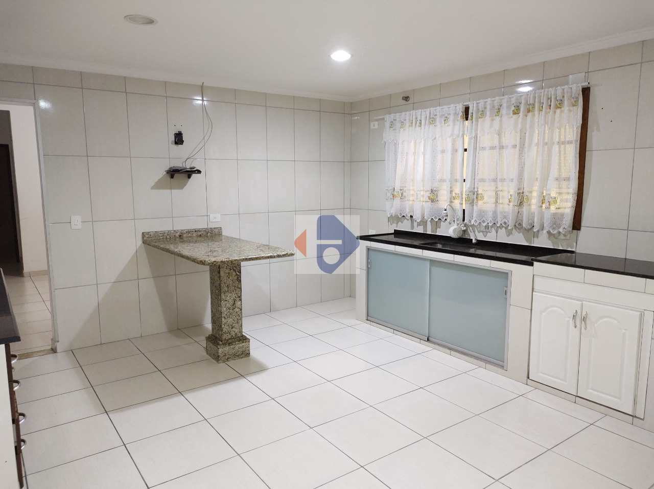 Sobrado à venda e aluguel com 3 quartos, 150m² - Foto 32