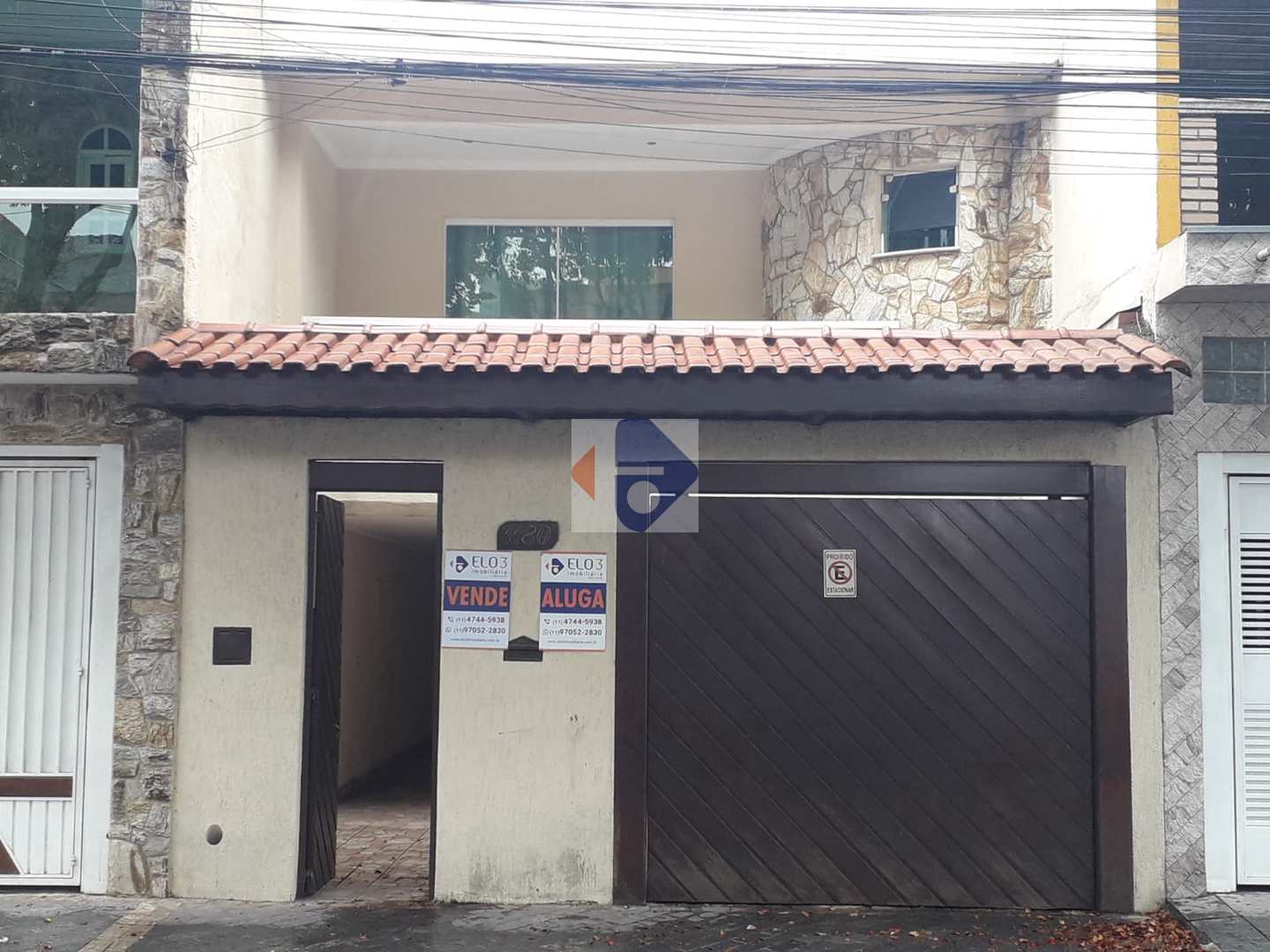 Sobrado à venda e aluguel com 3 quartos, 150m² - Foto 1