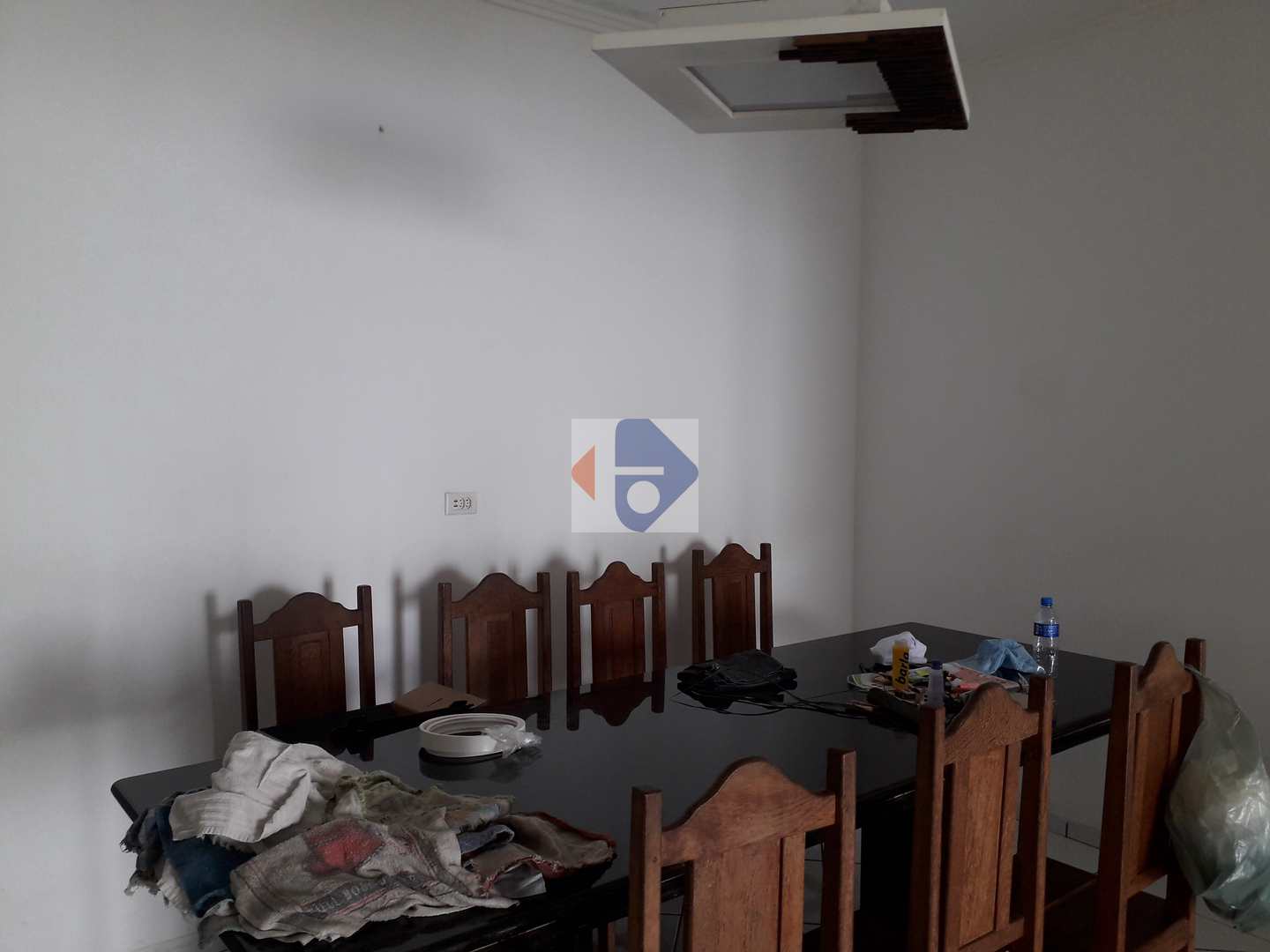 Casa à venda com 3 quartos, 300m² - Foto 2