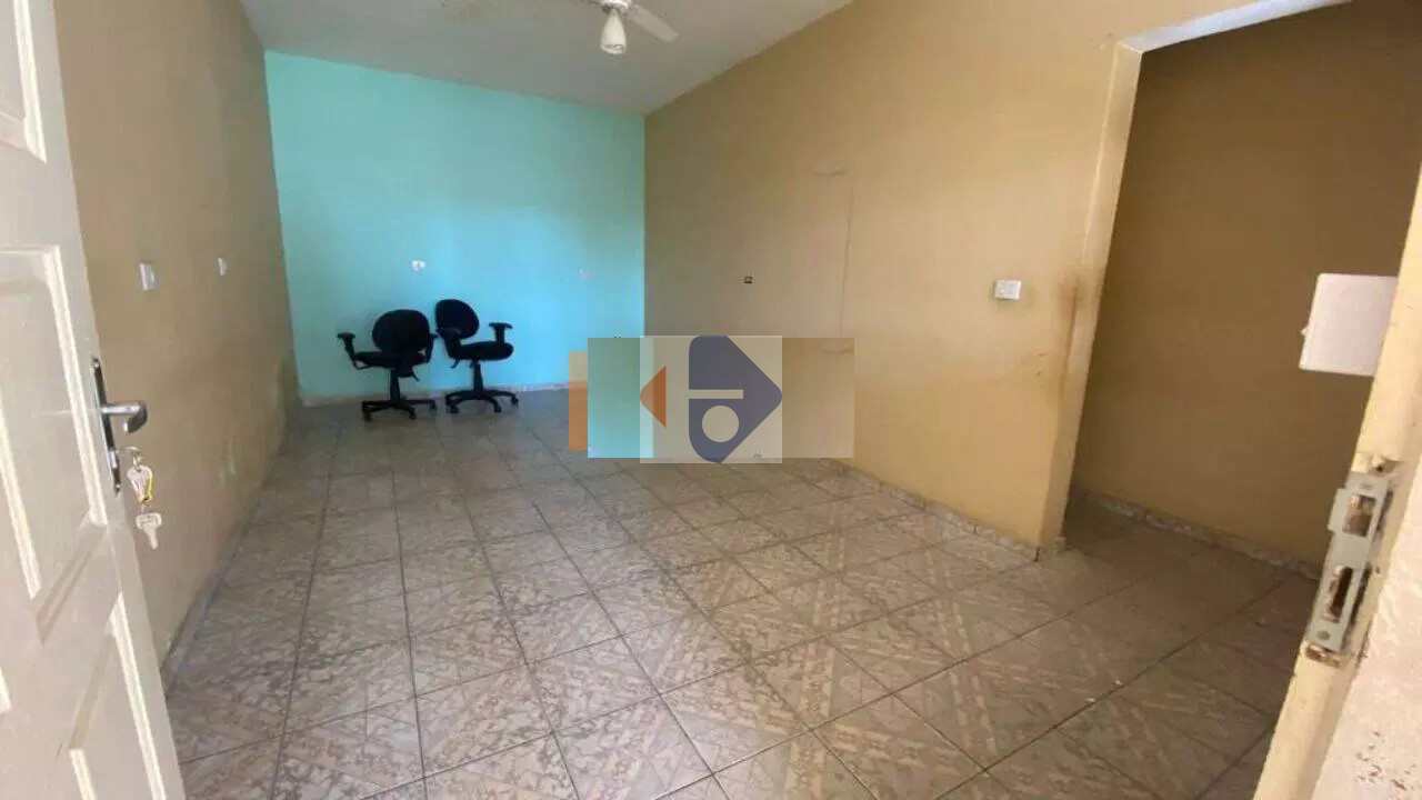 Casa à venda com 3 quartos, 250m² - Foto 3