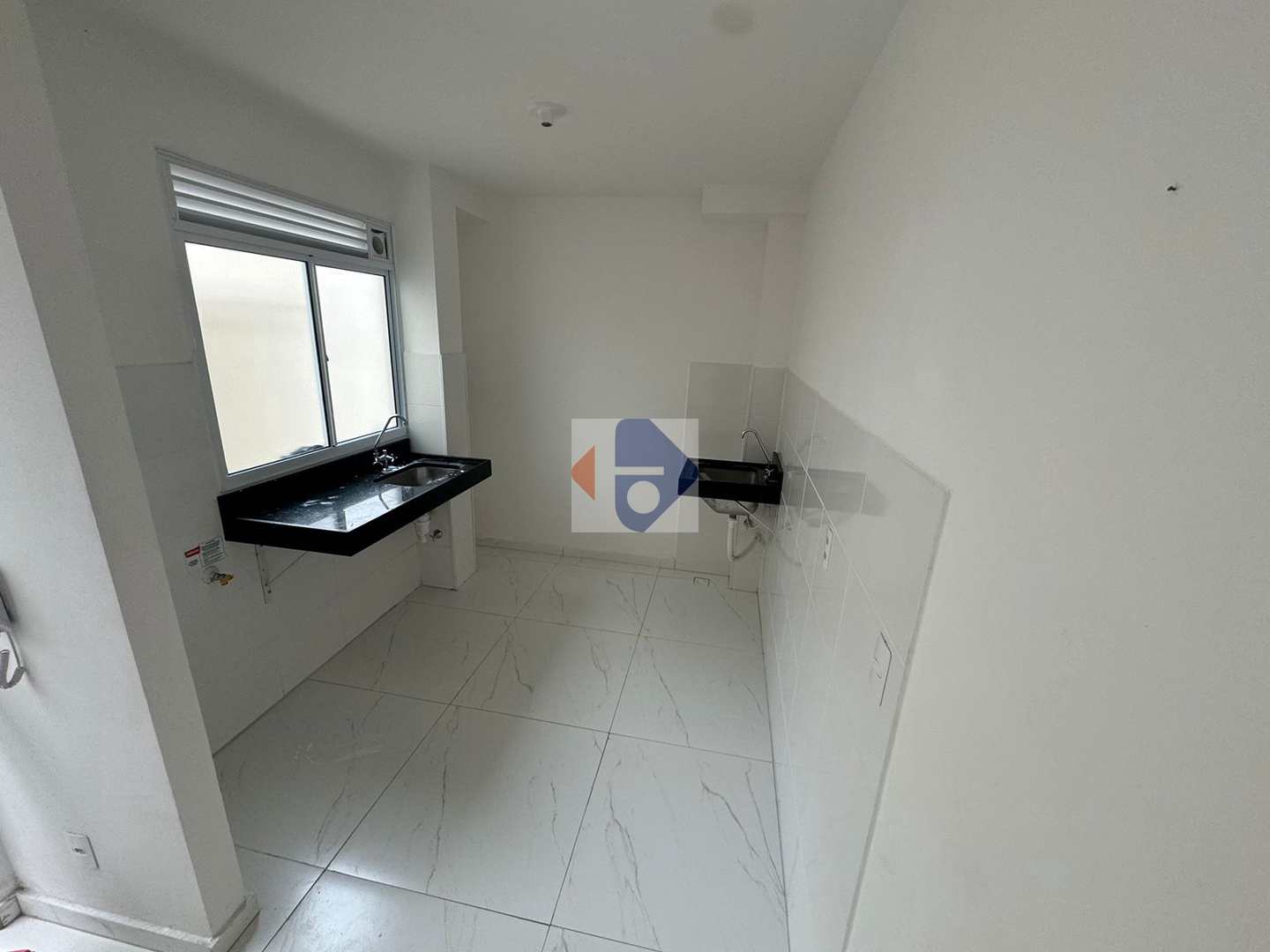 Apartamento à venda com 2 quartos, 40m² - Foto 3