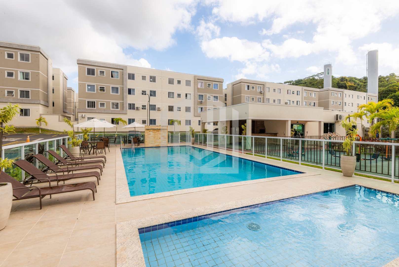 Apartamento à venda com 2 quartos, 42m² - Foto 2