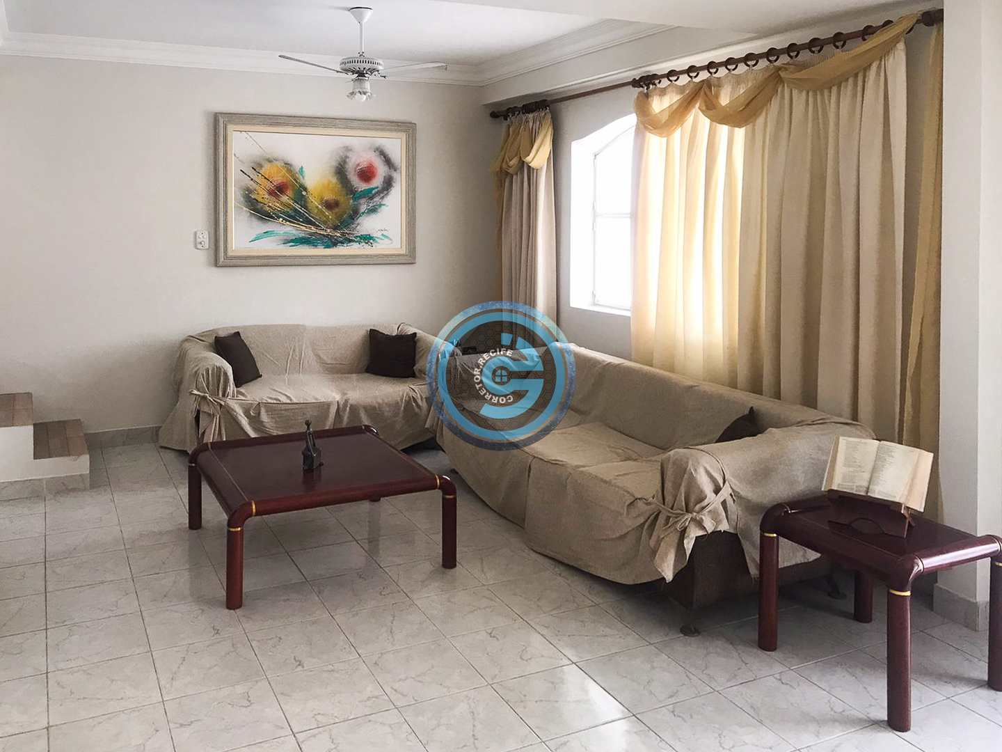 Casa à venda com 3 quartos, 211m² - Foto 4