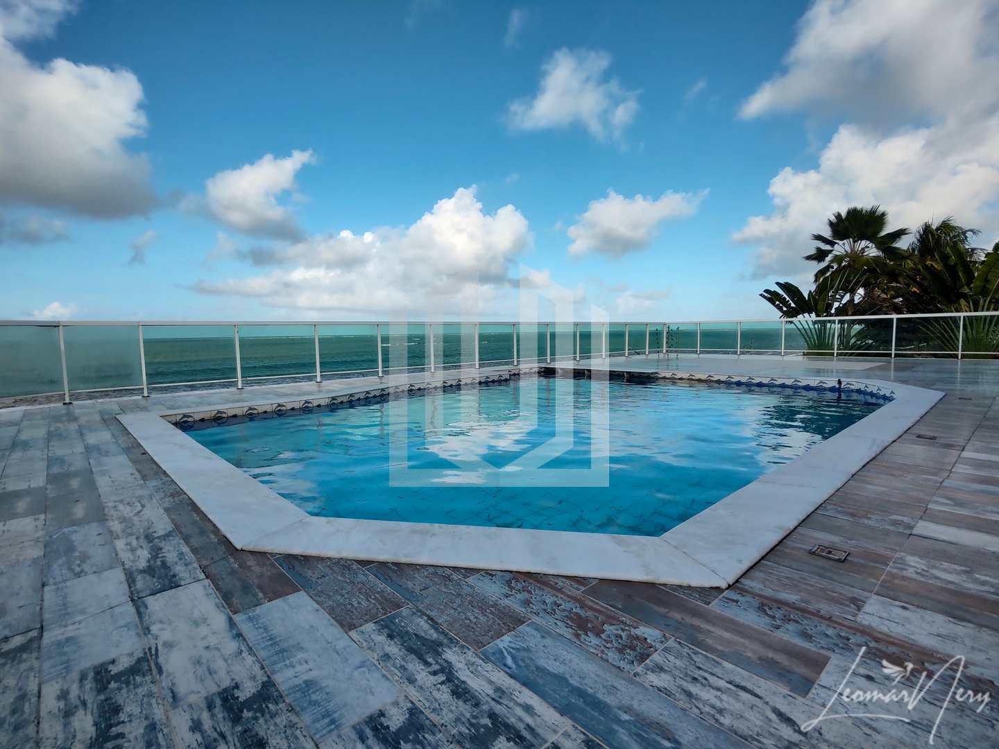 Casa à venda e aluguel com 5 quartos, 847m² - Foto 1