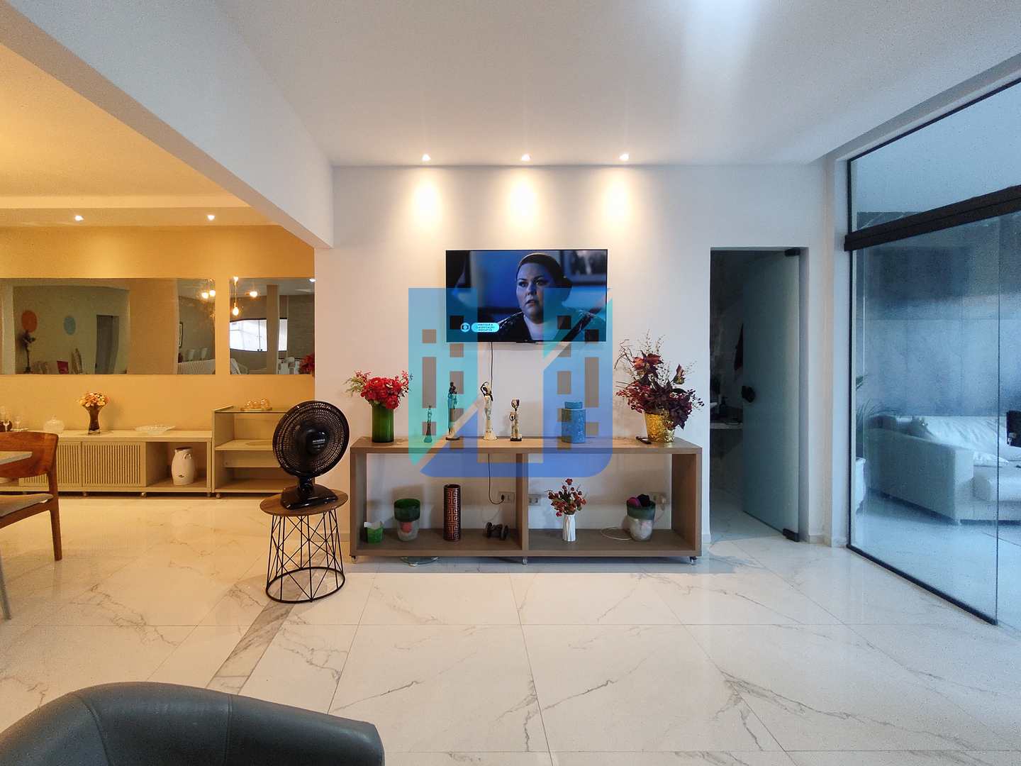 Casa à venda e aluguel com 5 quartos, 600m² - Foto 8
