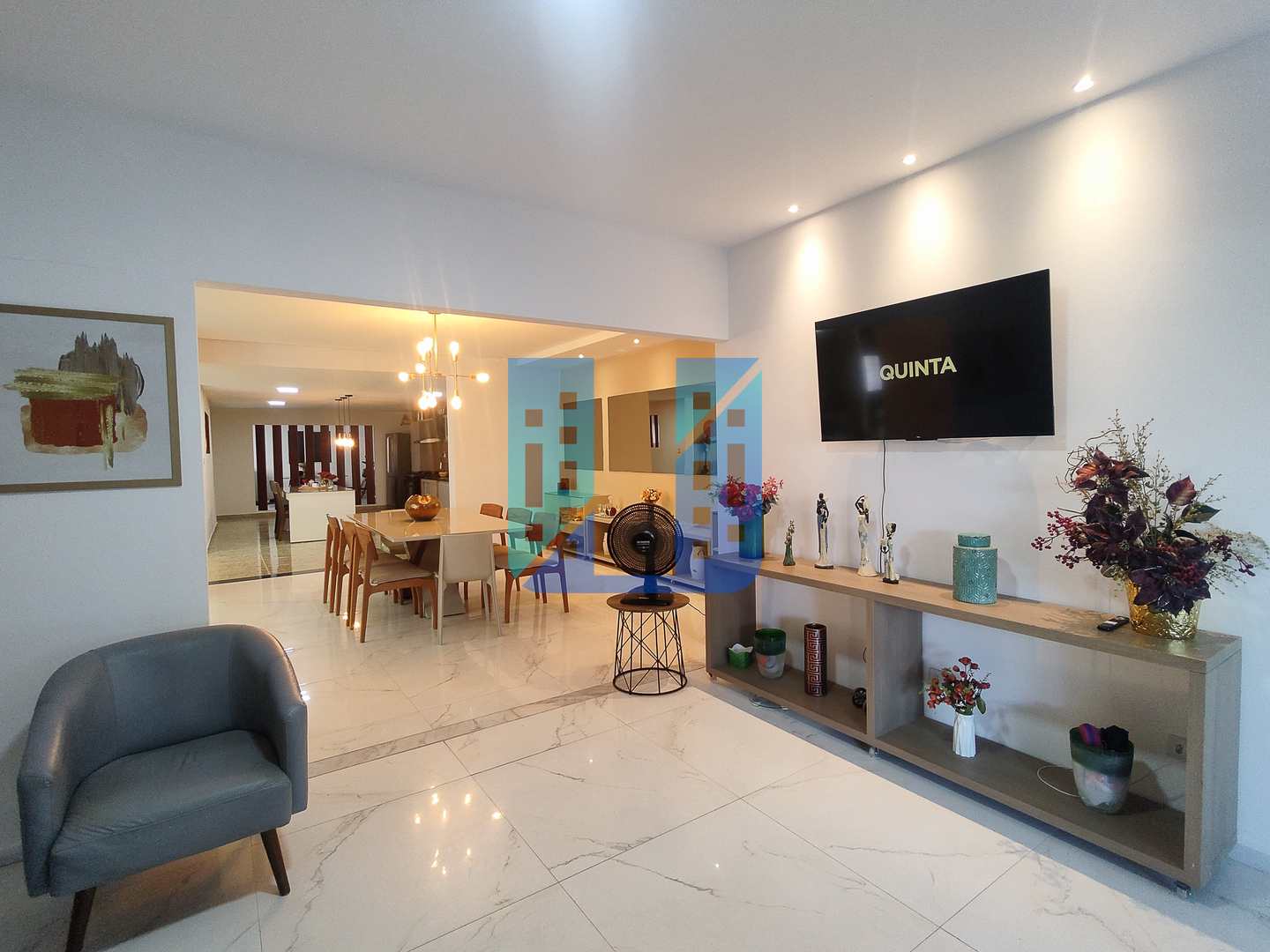 Casa à venda e aluguel com 5 quartos, 600m² - Foto 5