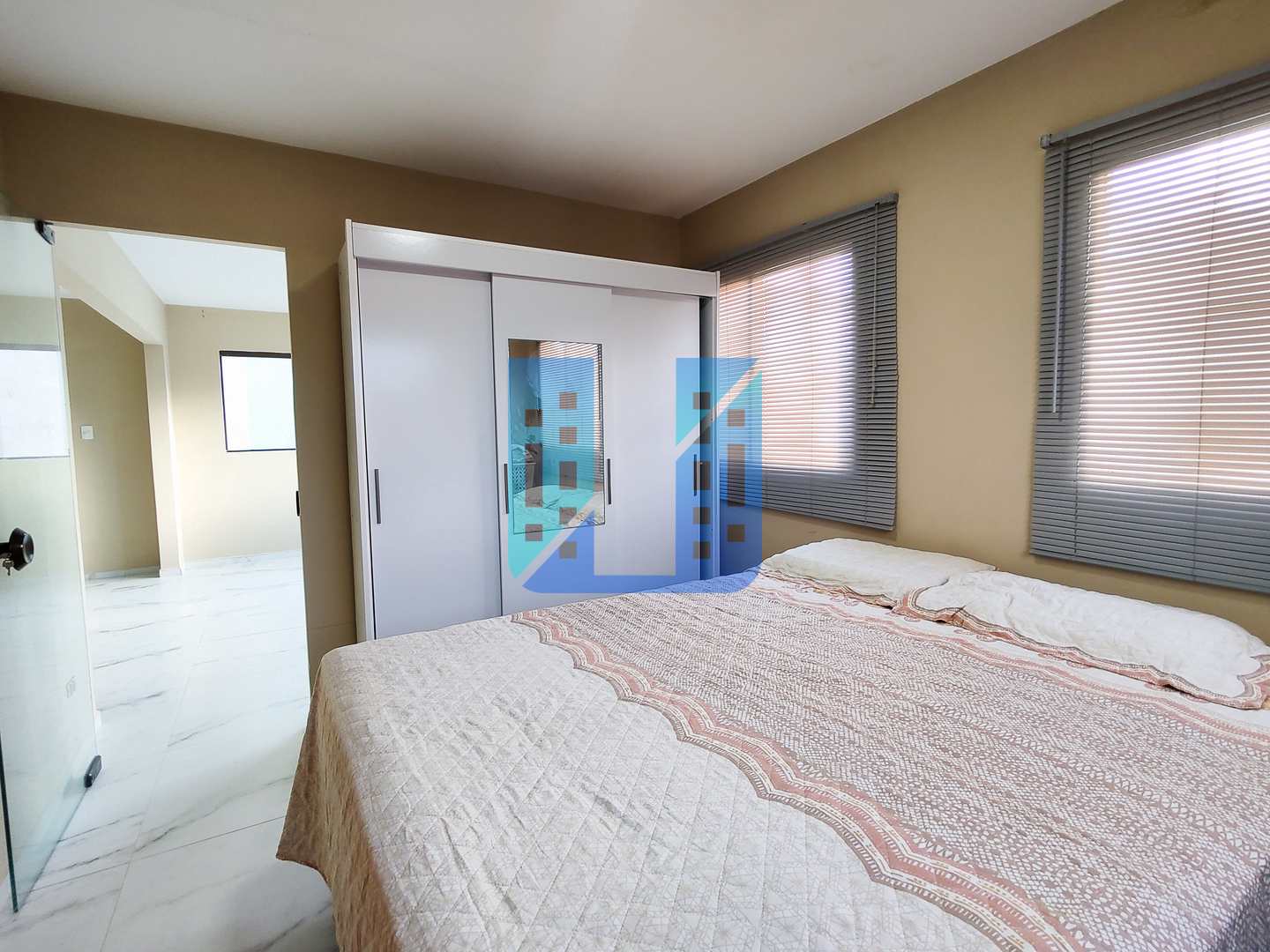 Casa à venda e aluguel com 5 quartos, 600m² - Foto 10