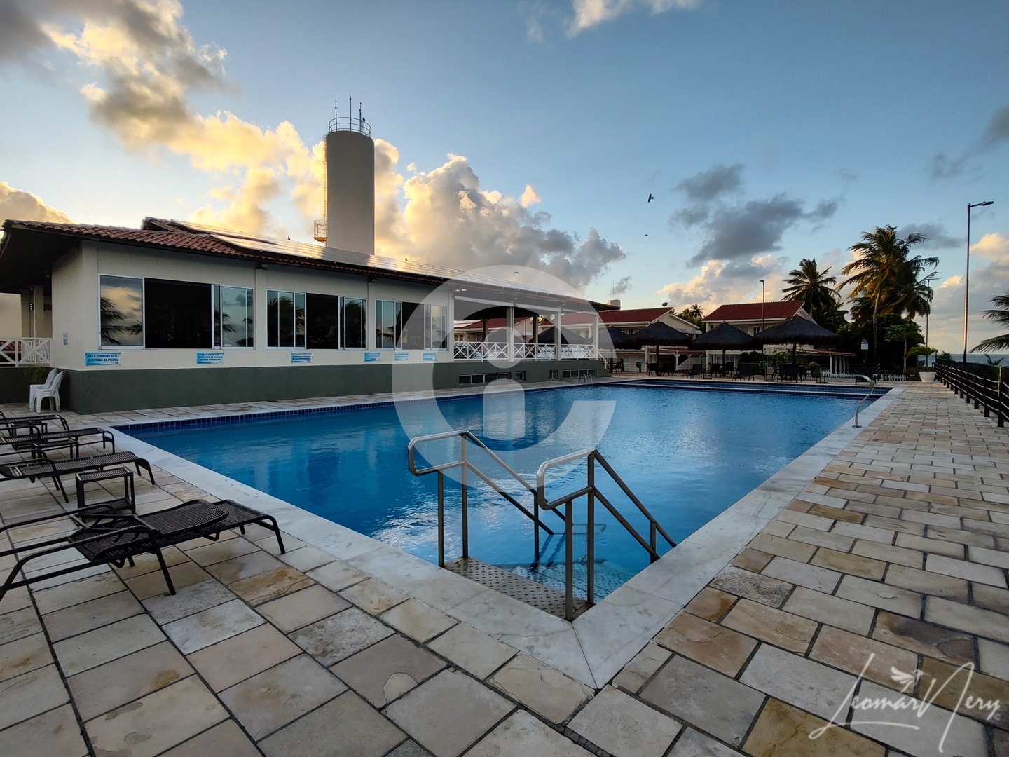 Casa de Condomínio à venda com 4 quartos, 189m² - Foto 2