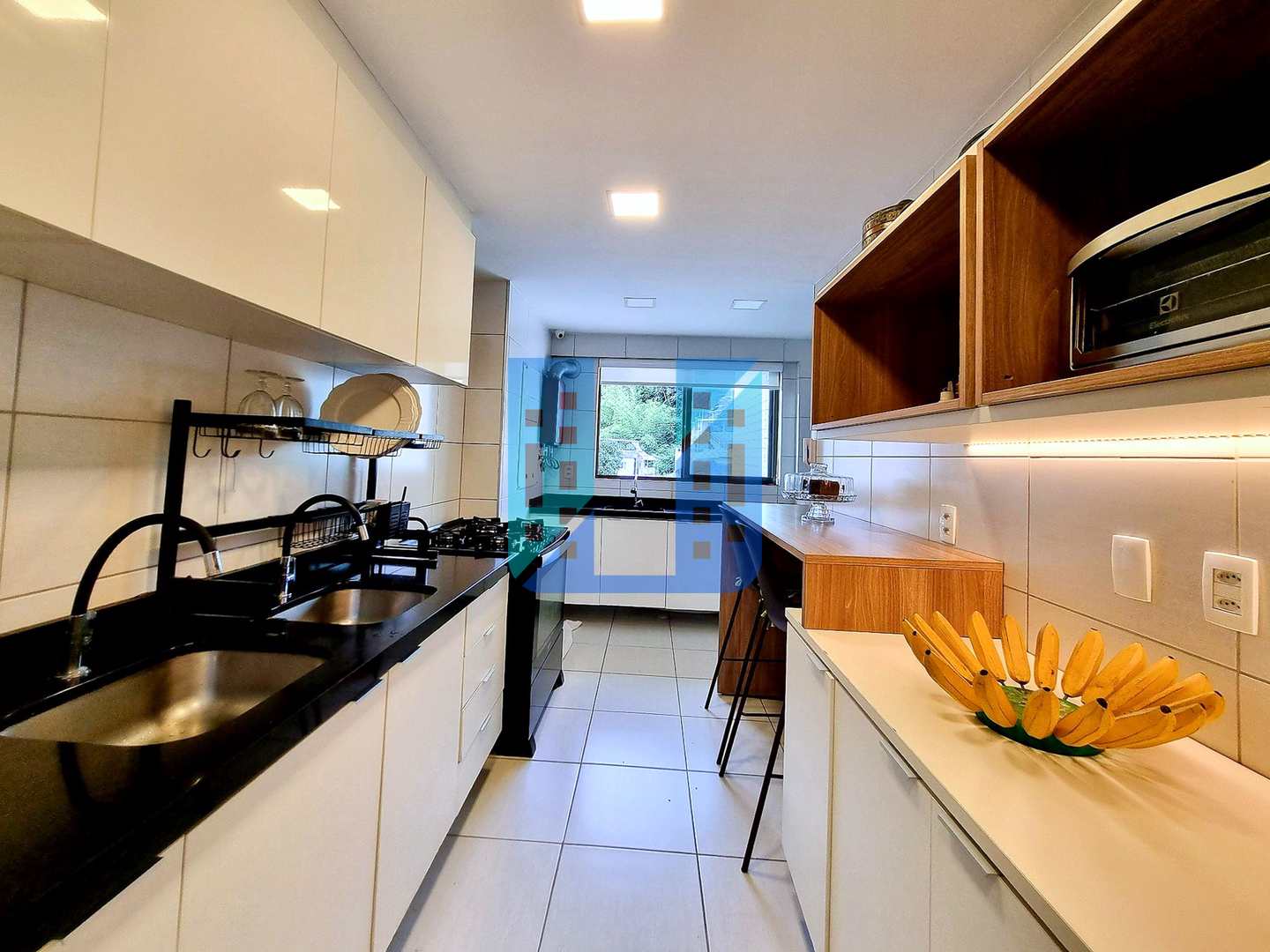 Apartamento à venda com 3 quartos, 140m² - Foto 9
