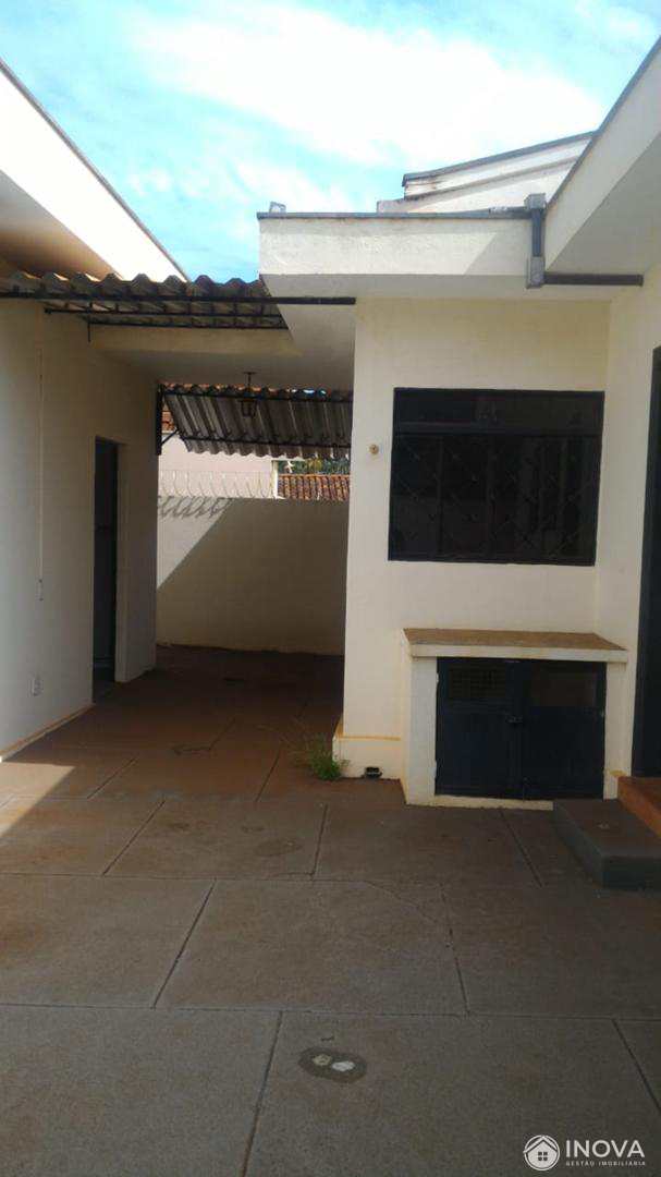 Casa à venda com 3 quartos, 286m² - Foto 8