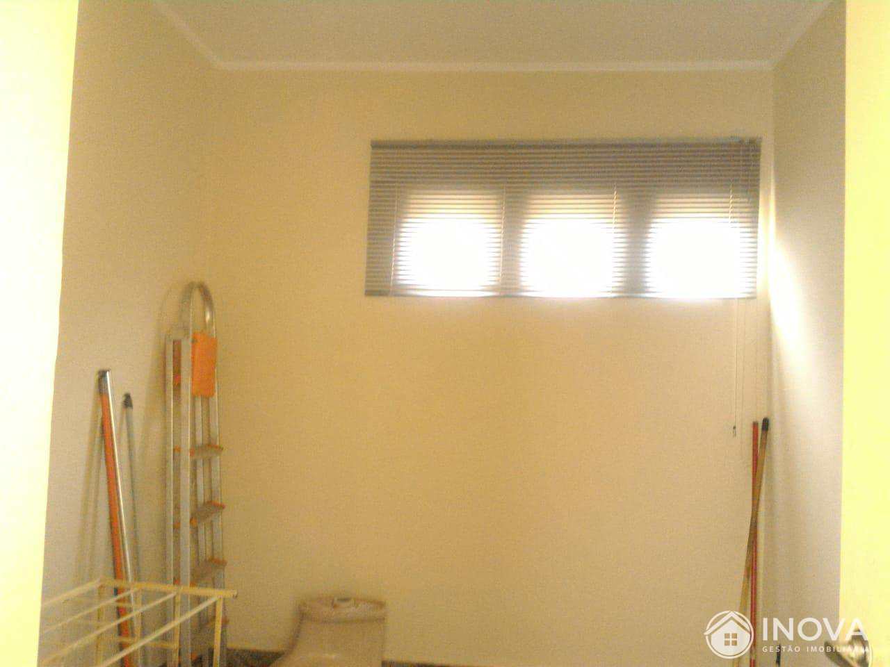 Casa à venda com 2 quartos, 200m² - Foto 19