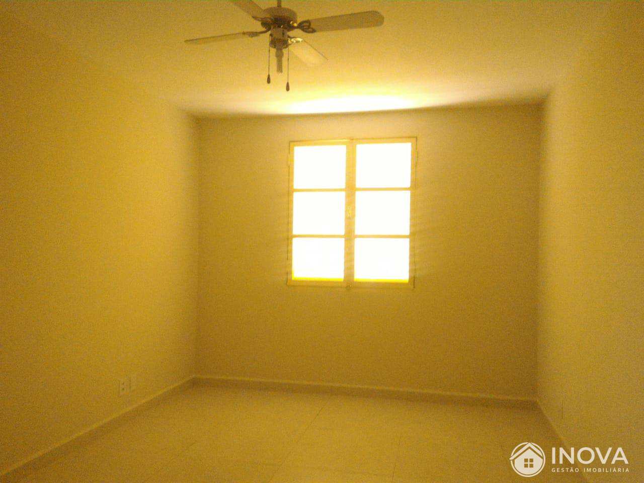 Casa à venda com 2 quartos, 200m² - Foto 16