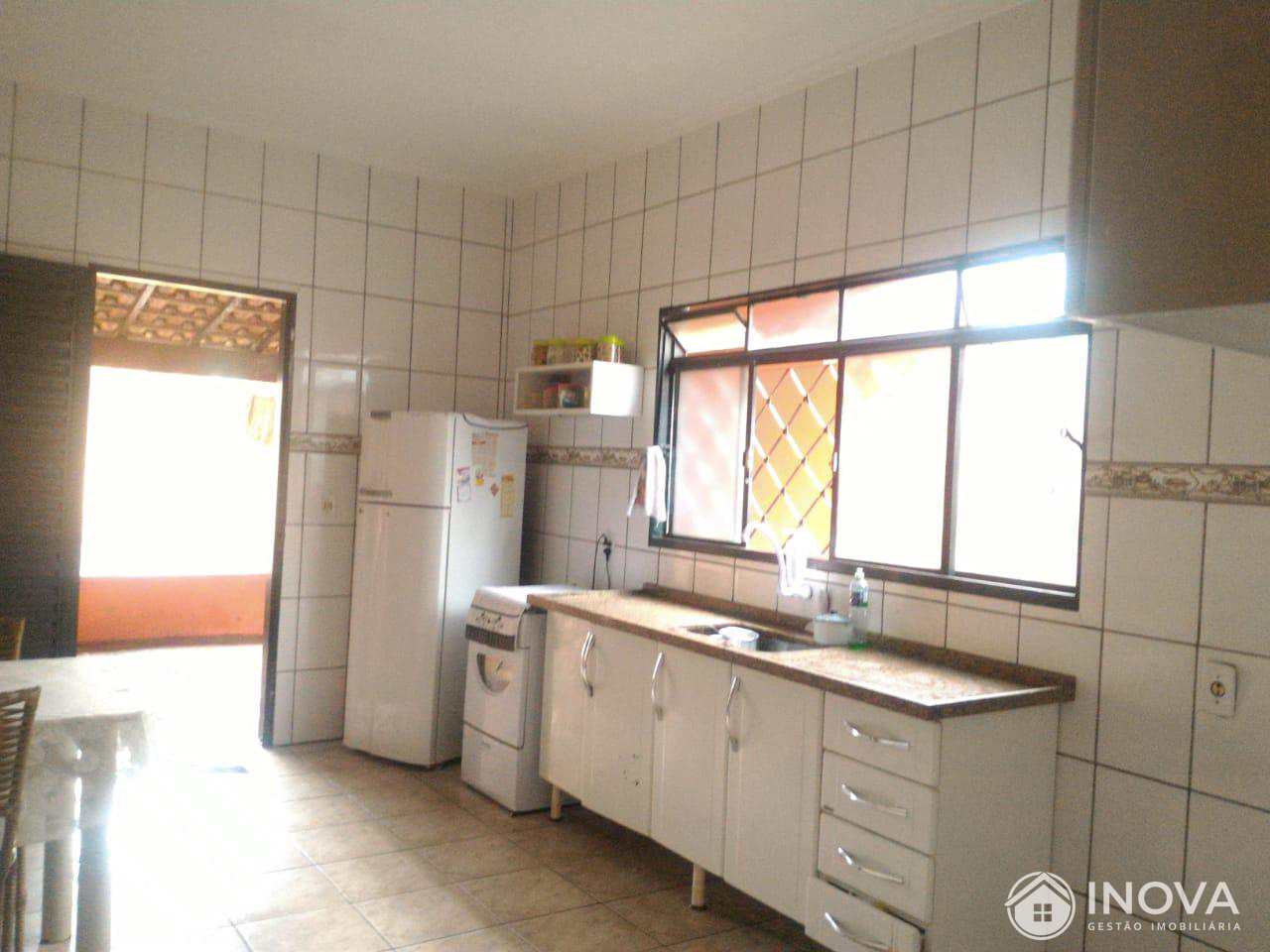 Casa à venda com 2 quartos, 179m² - Foto 18