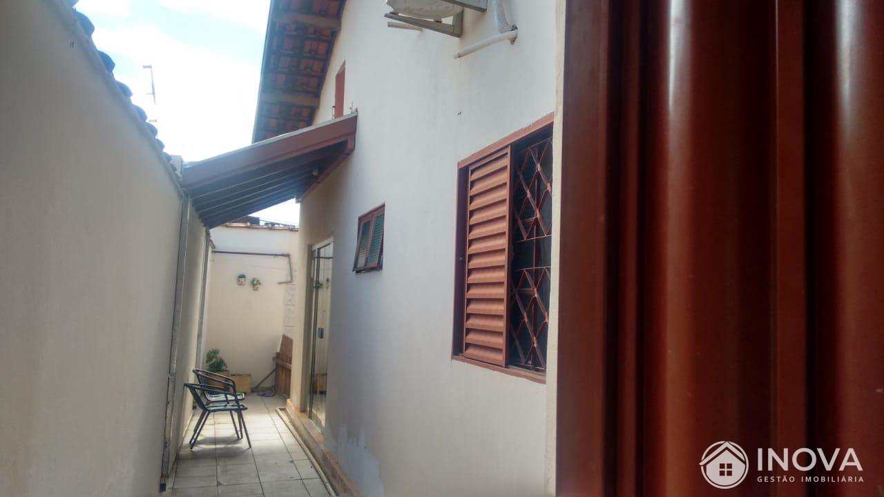 Casa à venda com 2 quartos, 197m² - Foto 10