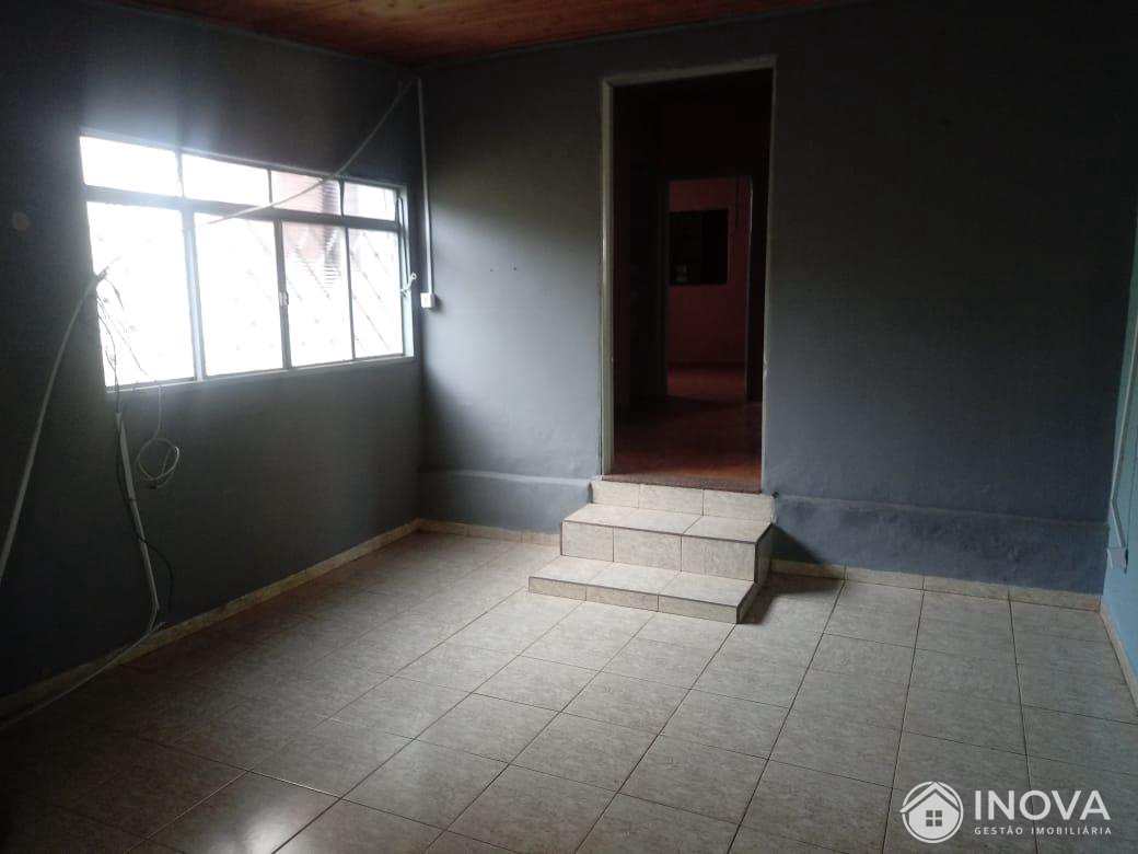 Casa à venda com 5 quartos, 212m² - Foto 4