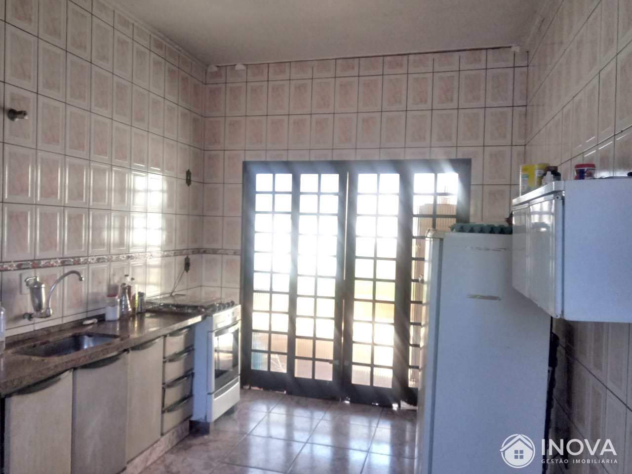 Casa à venda com 2 quartos, 165m² - Foto 9