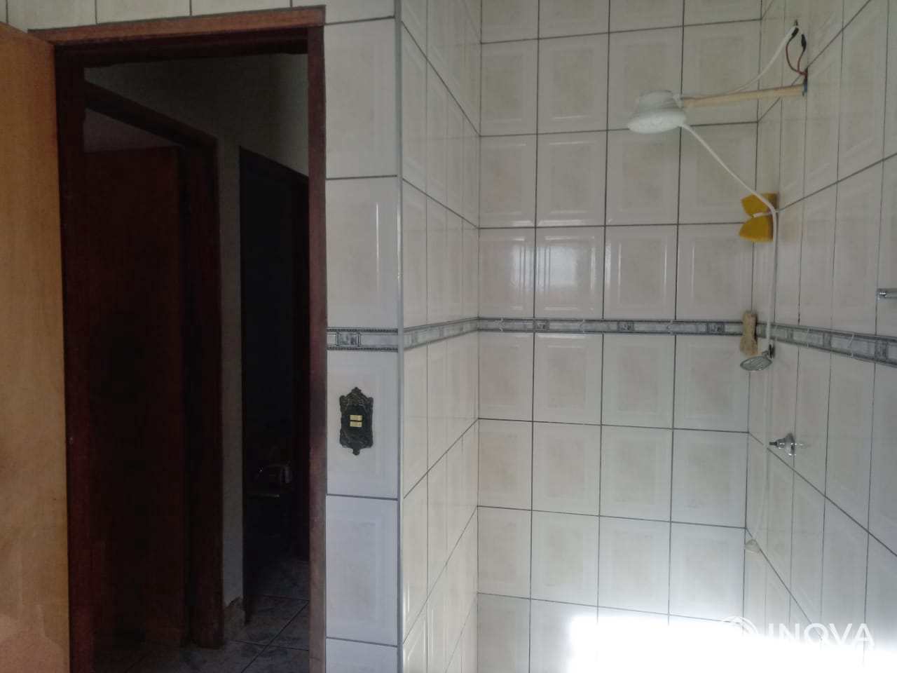 Casa à venda com 2 quartos, 165m² - Foto 2