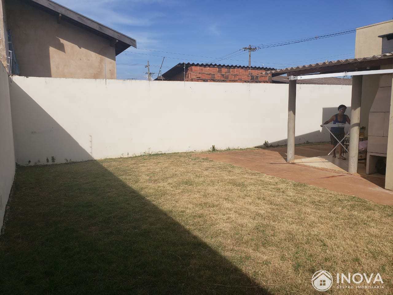 Casa à venda com 2 quartos, 115m² - Foto 2