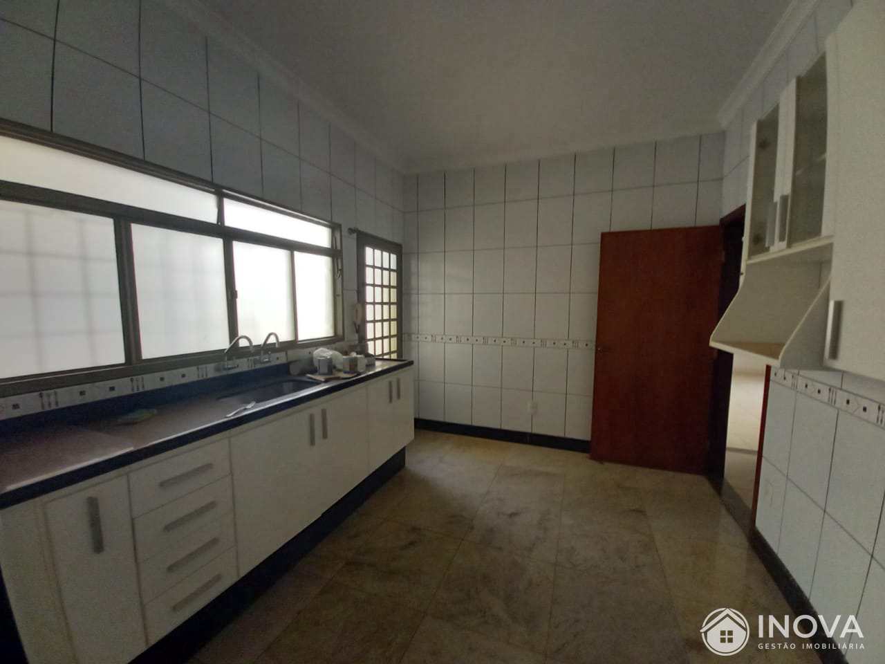 Sobrado à venda com 2 quartos, 331m² - Foto 7