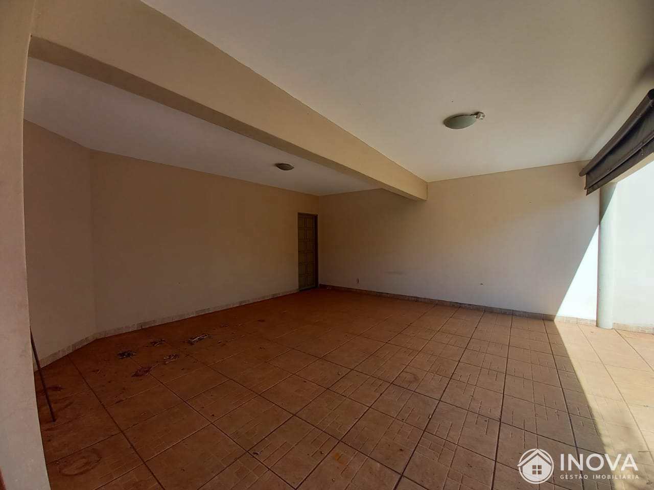 Sobrado à venda com 2 quartos, 331m² - Foto 22