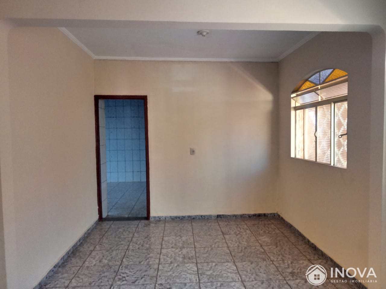 Casa à venda com 3 quartos, 170m² - Foto 4