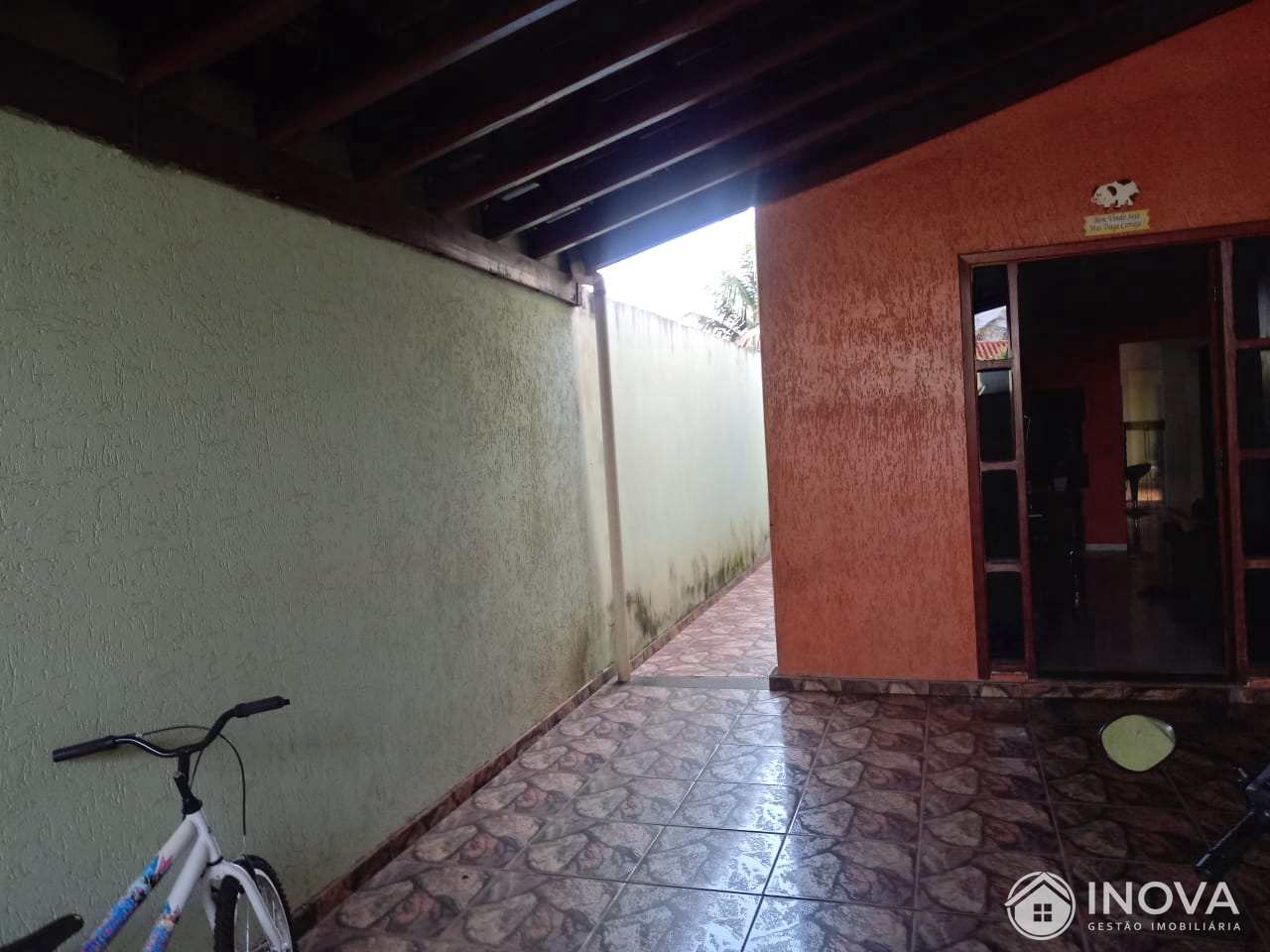 Casa à venda com 3 quartos, 220m² - Foto 2