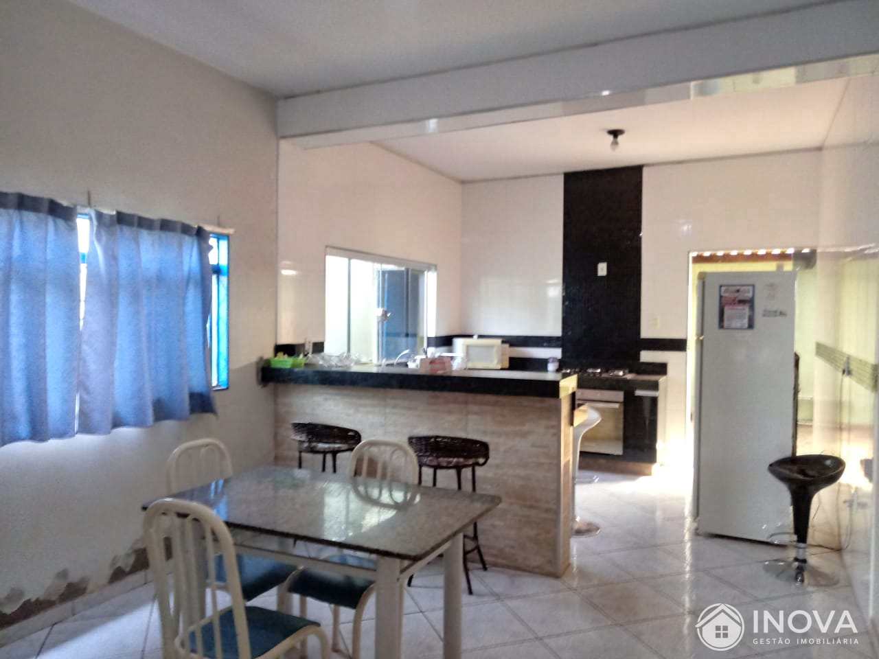 Casa à venda com 3 quartos, 220m² - Foto 11