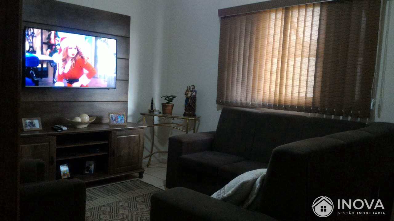 Casa à venda com 4 quartos, 200m² - Foto 7