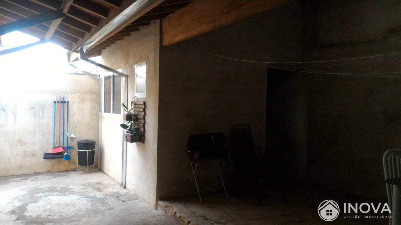 Casa à venda com 4 quartos, 200m² - Foto 10