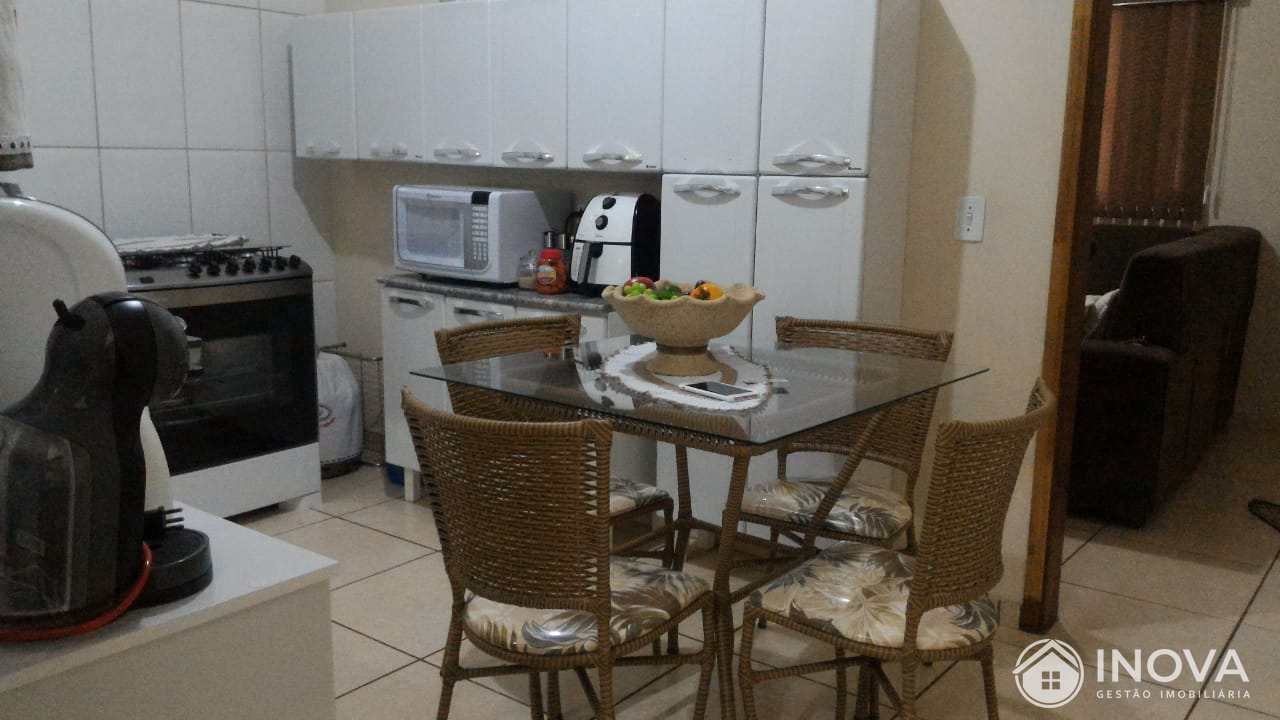 Casa à venda com 4 quartos, 200m² - Foto 8