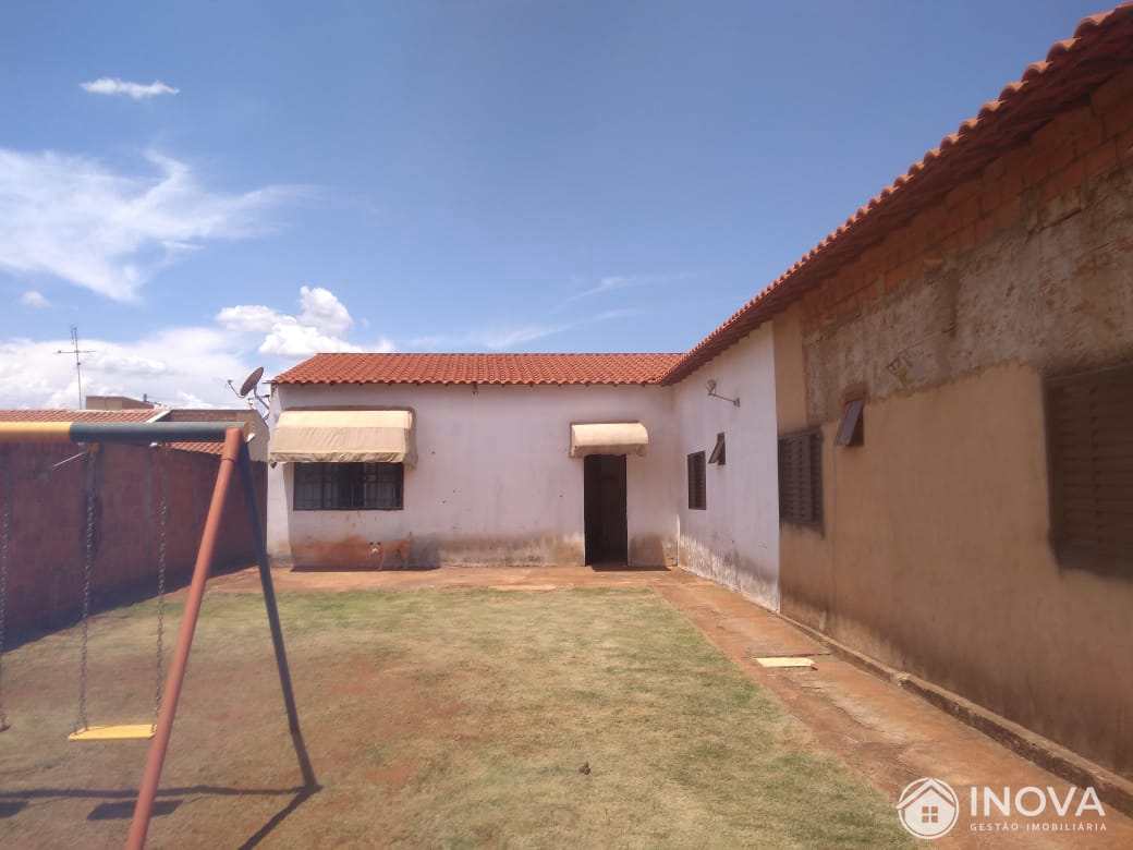 Casa à venda com 2 quartos, 120m² - Foto 4