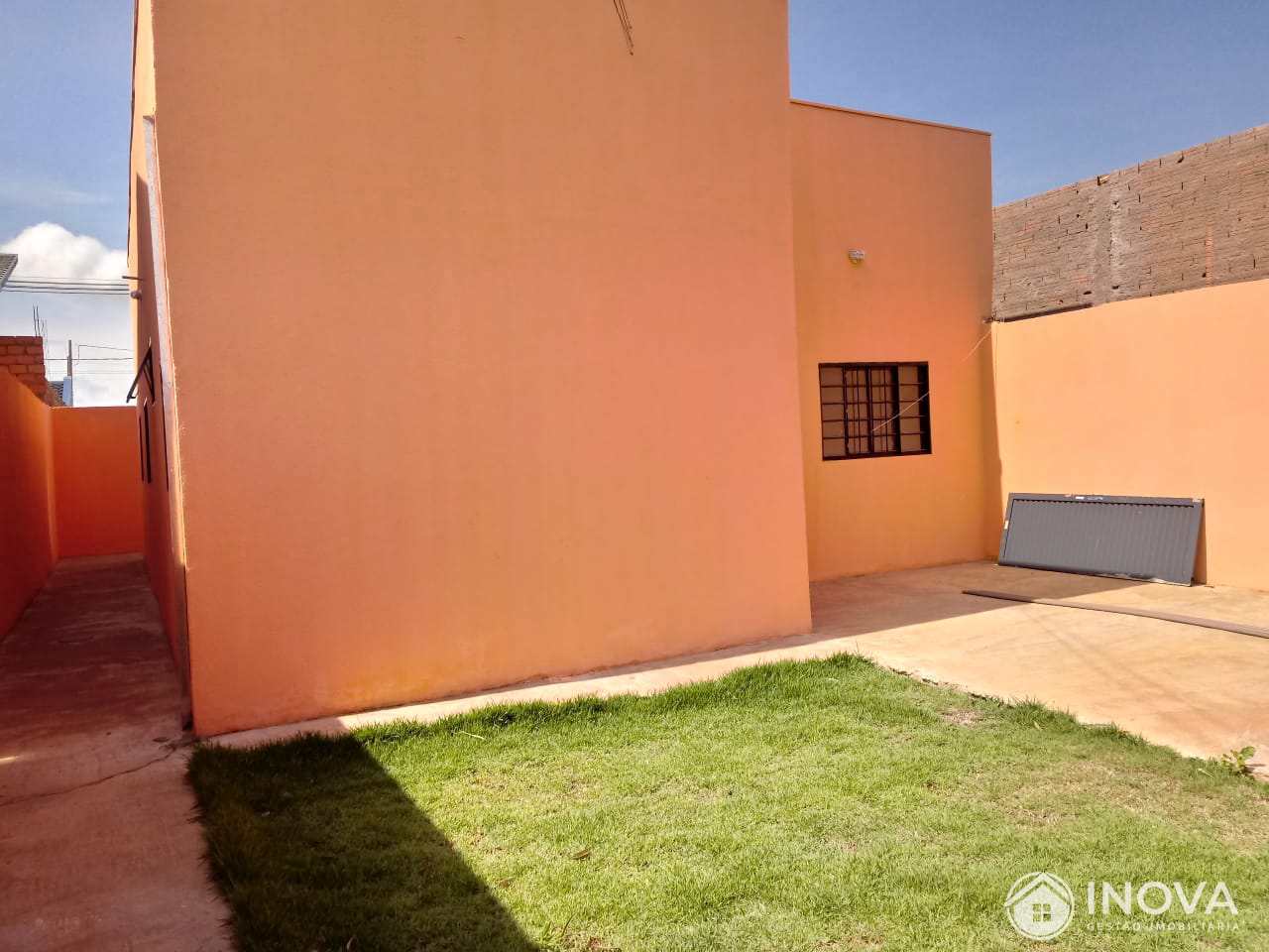 Casa à venda com 3 quartos, 92m² - Foto 2