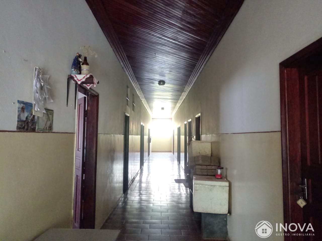 Casa à venda e aluguel com 7 quartos, 504m² - Foto 2