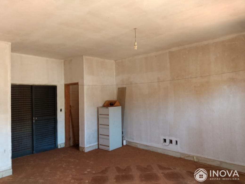 Casa à venda com 2 quartos, 326m² - Foto 19