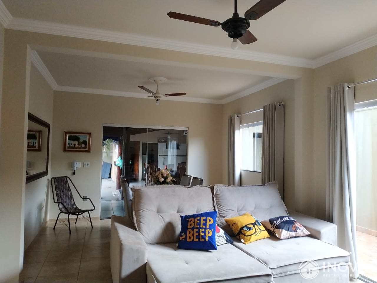 Casa à venda com 4 quartos, 200m² - Foto 4