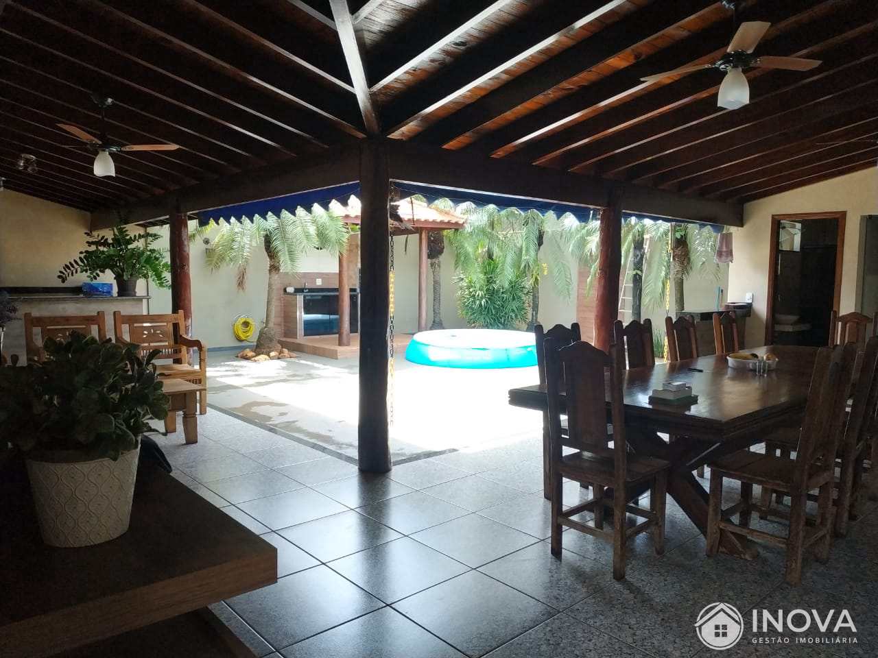 Casa à venda com 4 quartos, 200m² - Foto 15