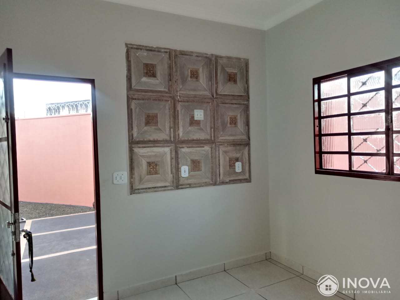 Casa à venda com 2 quartos, 55m² - Foto 2