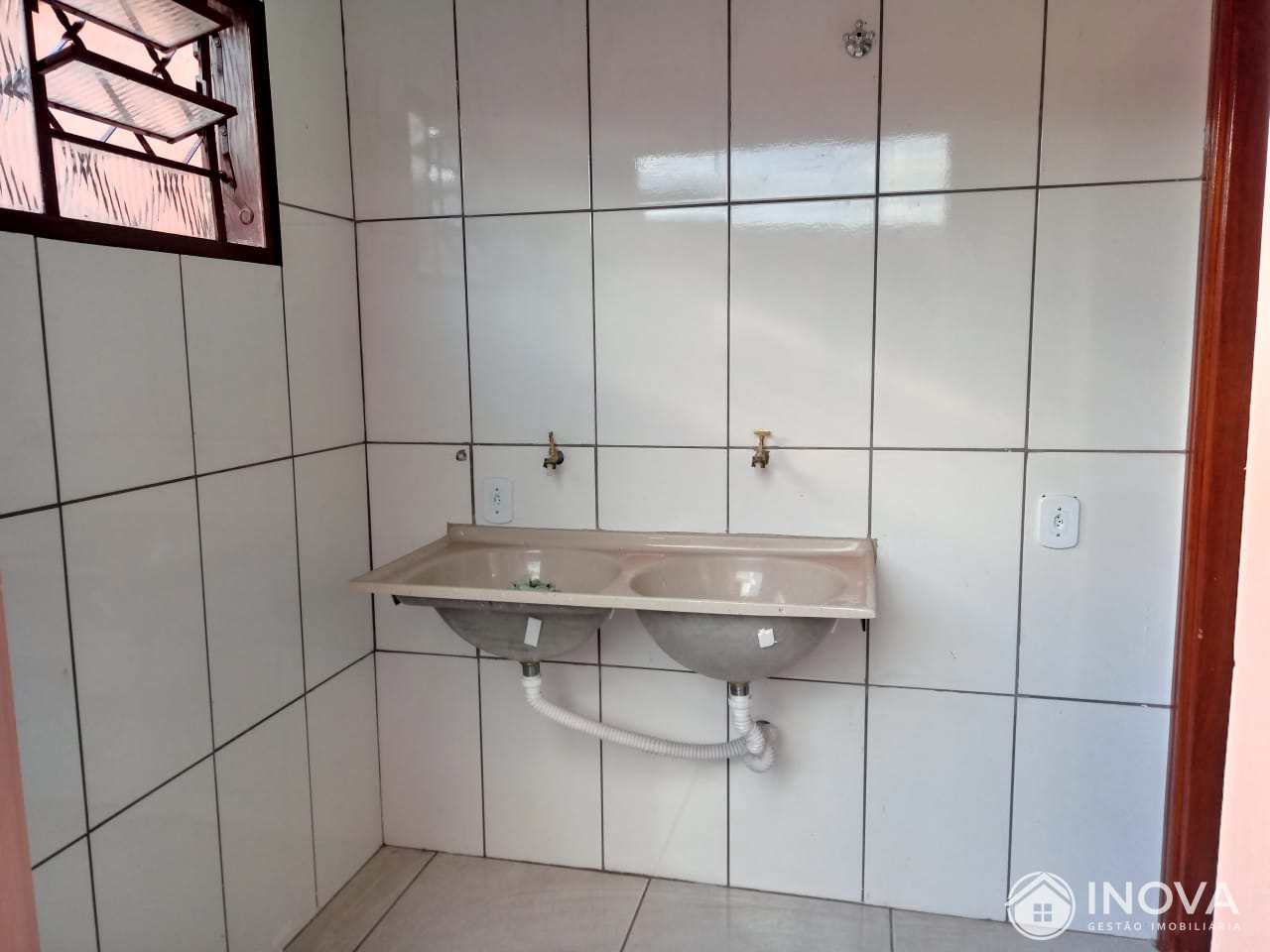 Casa à venda com 2 quartos, 55m² - Foto 8