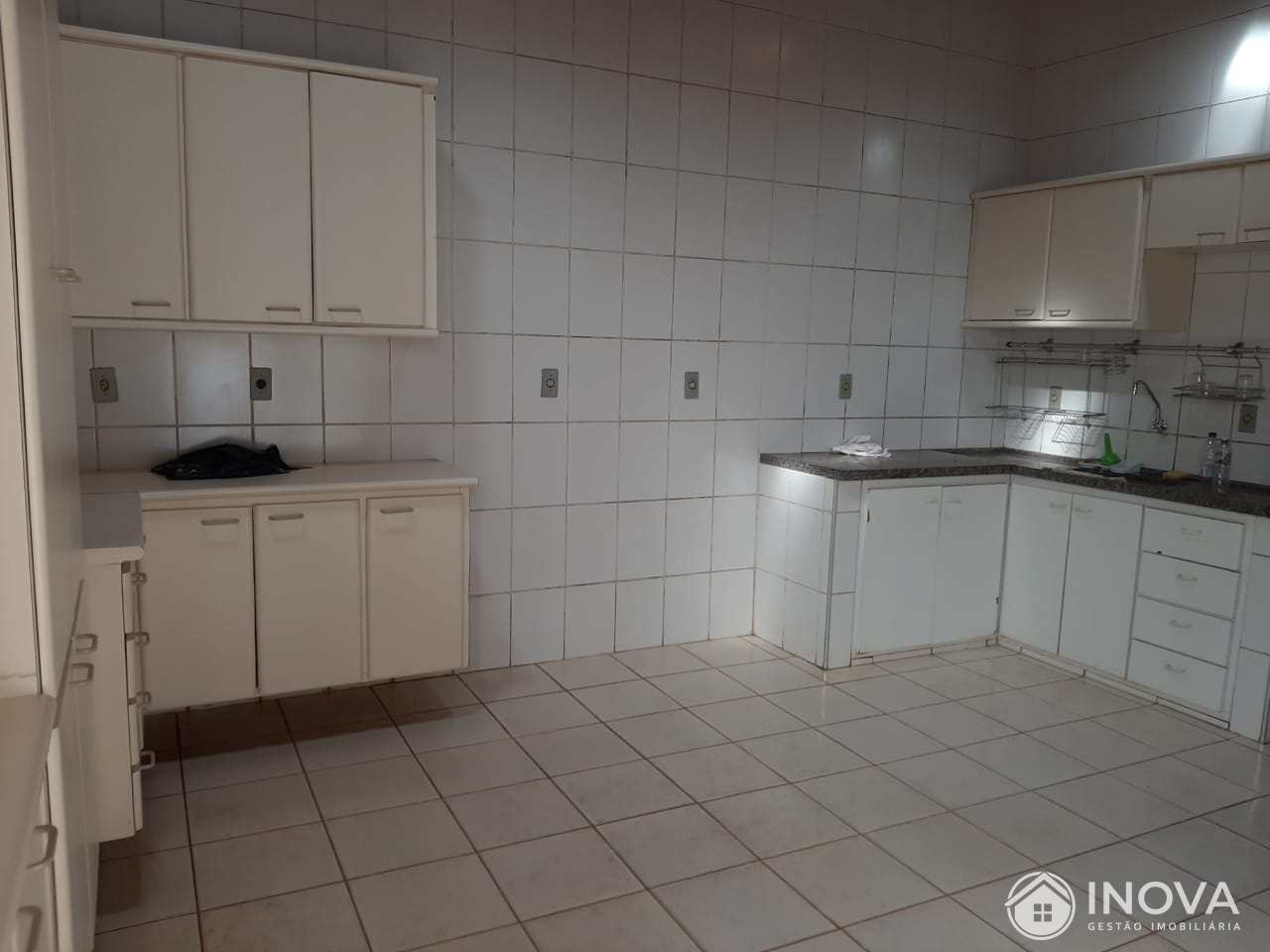 Casa à venda com 3 quartos, 200m² - Foto 11