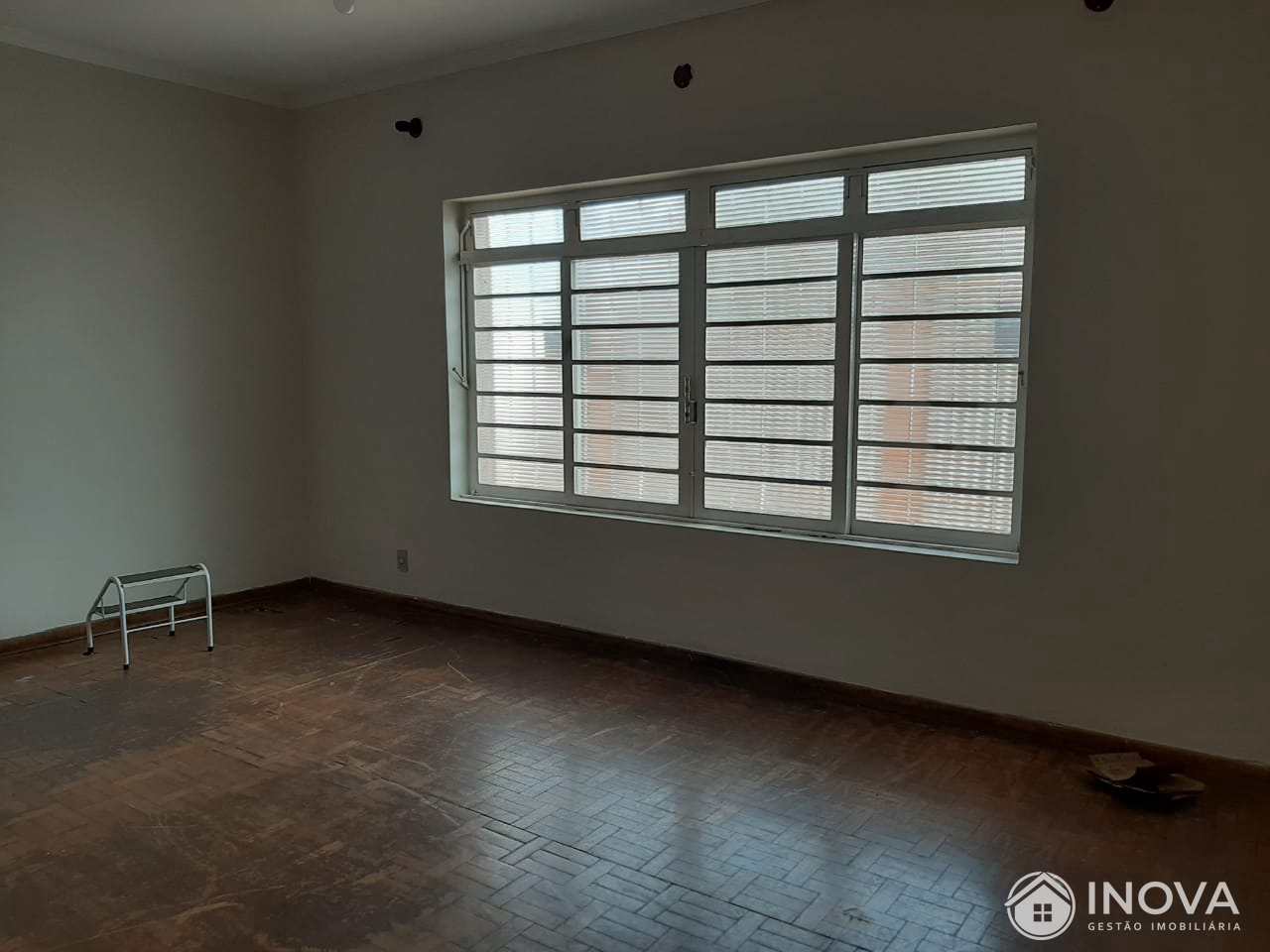 Casa à venda com 3 quartos, 200m² - Foto 3