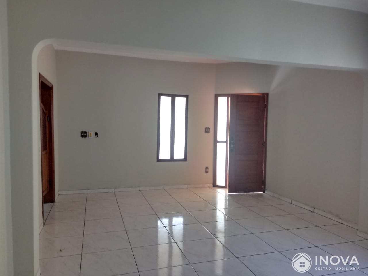 Casa à venda com 2 quartos, 105m² - Foto 3