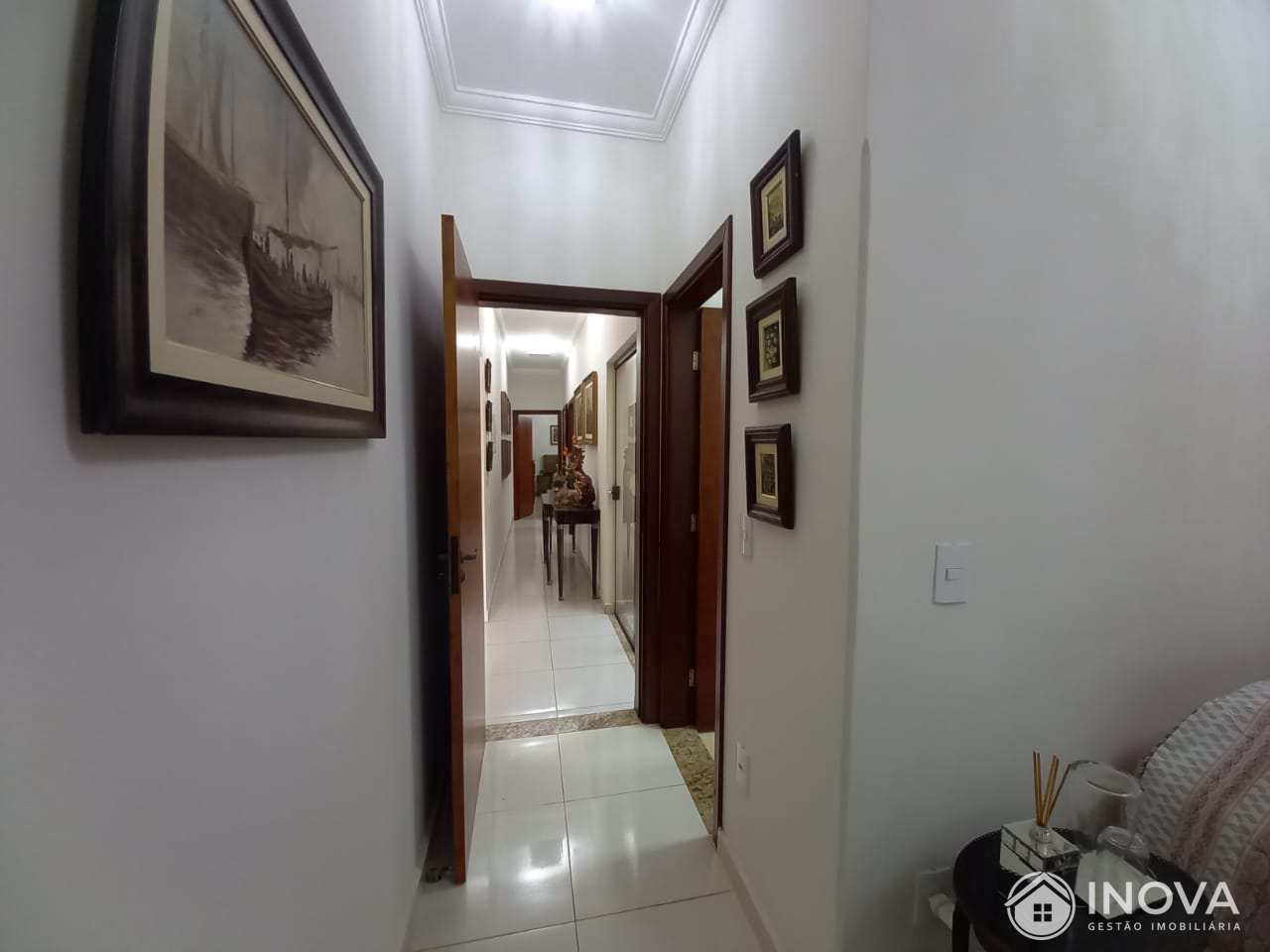 Casa à venda com 2 quartos, 190m² - Foto 11