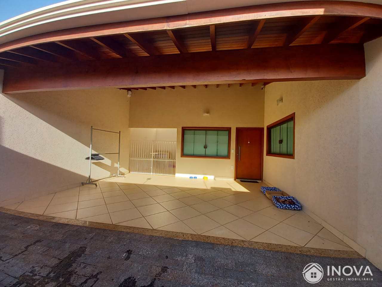 Casa à venda com 2 quartos, 190m² - Foto 2