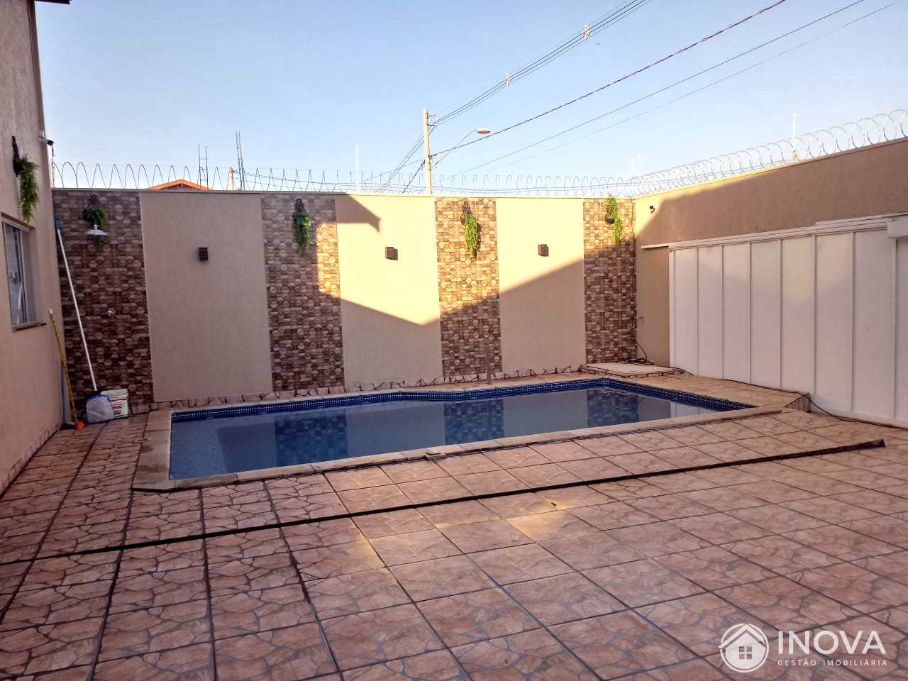 Casa à venda com 1 quarto, 115m² - Foto 2