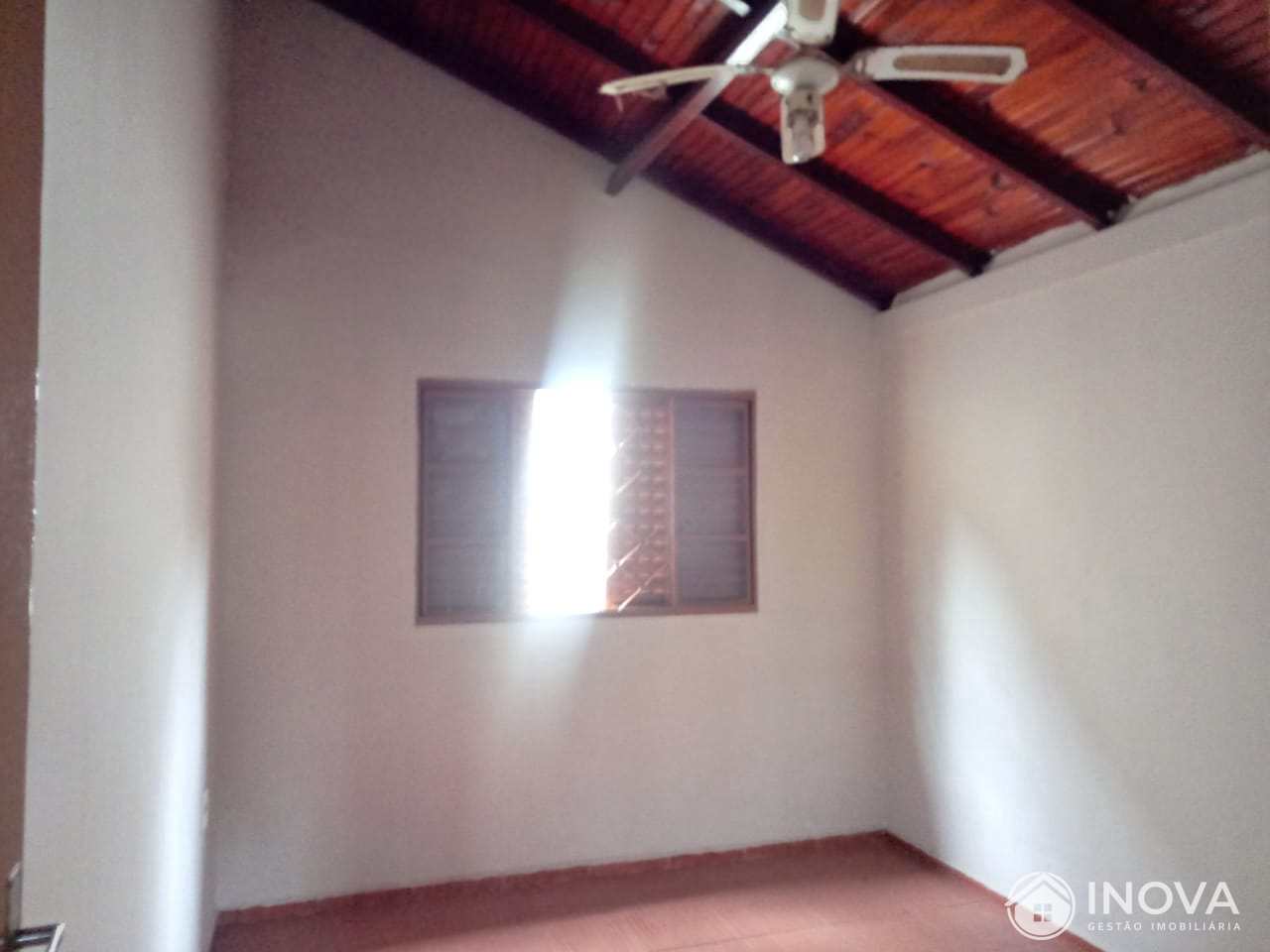 Casa à venda com 3 quartos, 242m² - Foto 15