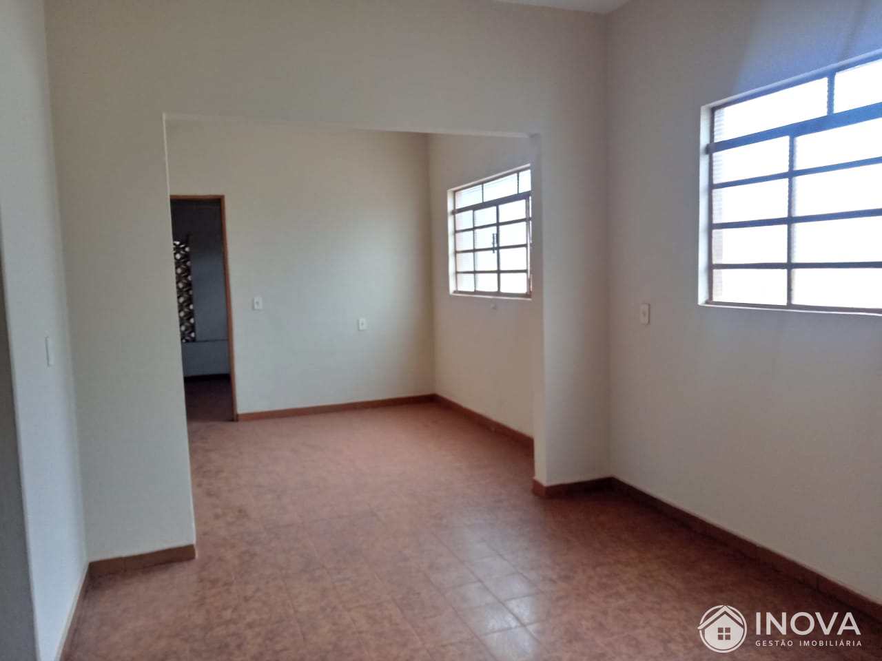 Casa à venda com 3 quartos, 242m² - Foto 8