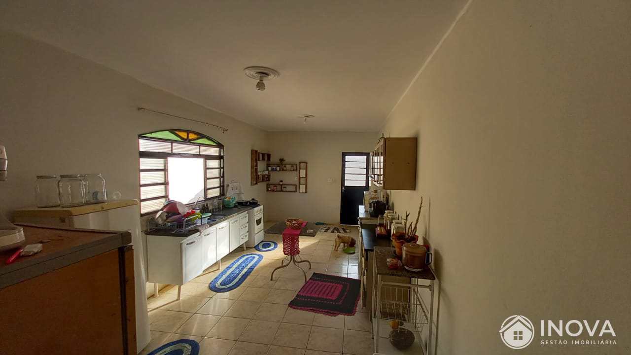 Casa à venda com 5 quartos, 167m² - Foto 5