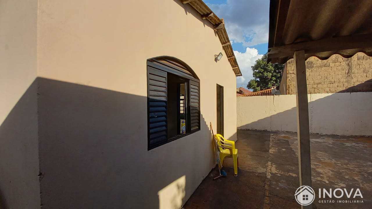 Casa à venda com 5 quartos, 167m² - Foto 13