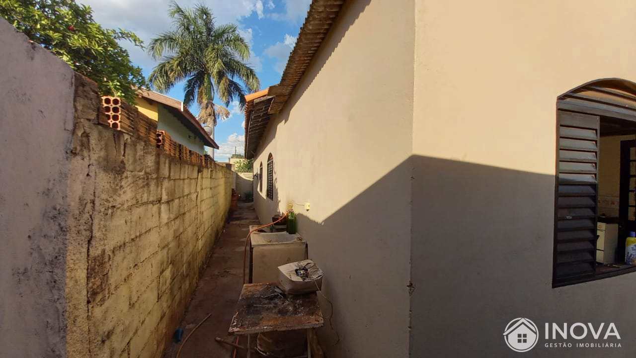 Casa à venda com 5 quartos, 167m² - Foto 6