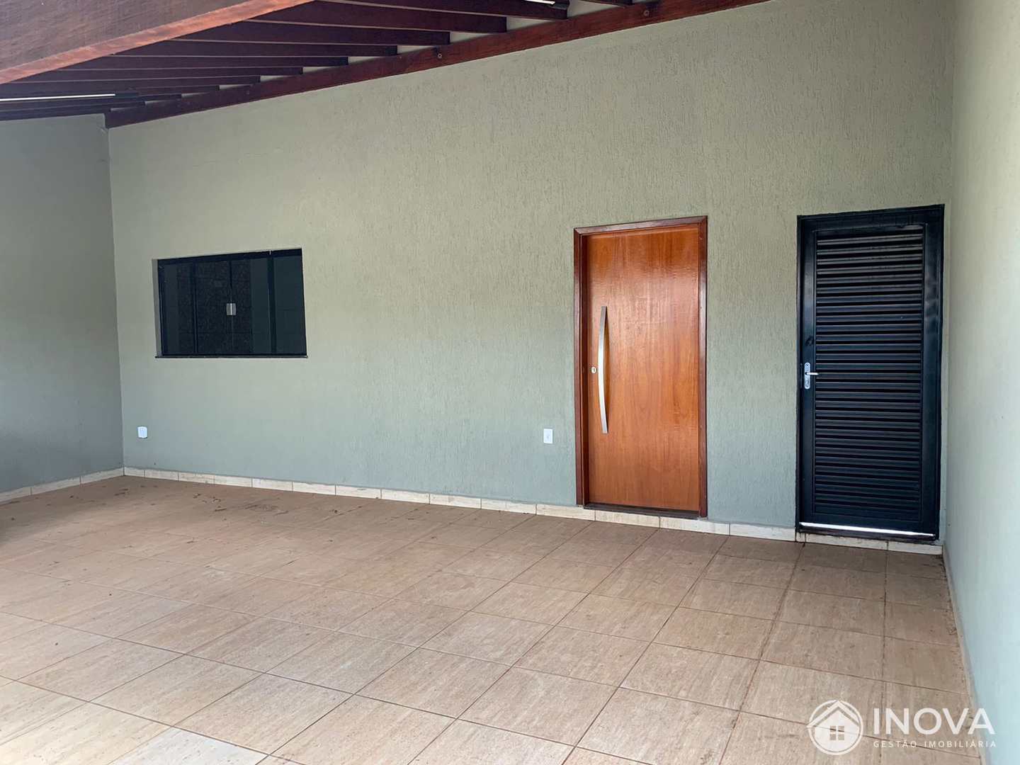 Casa à venda com 2 quartos, 121m² - Foto 2